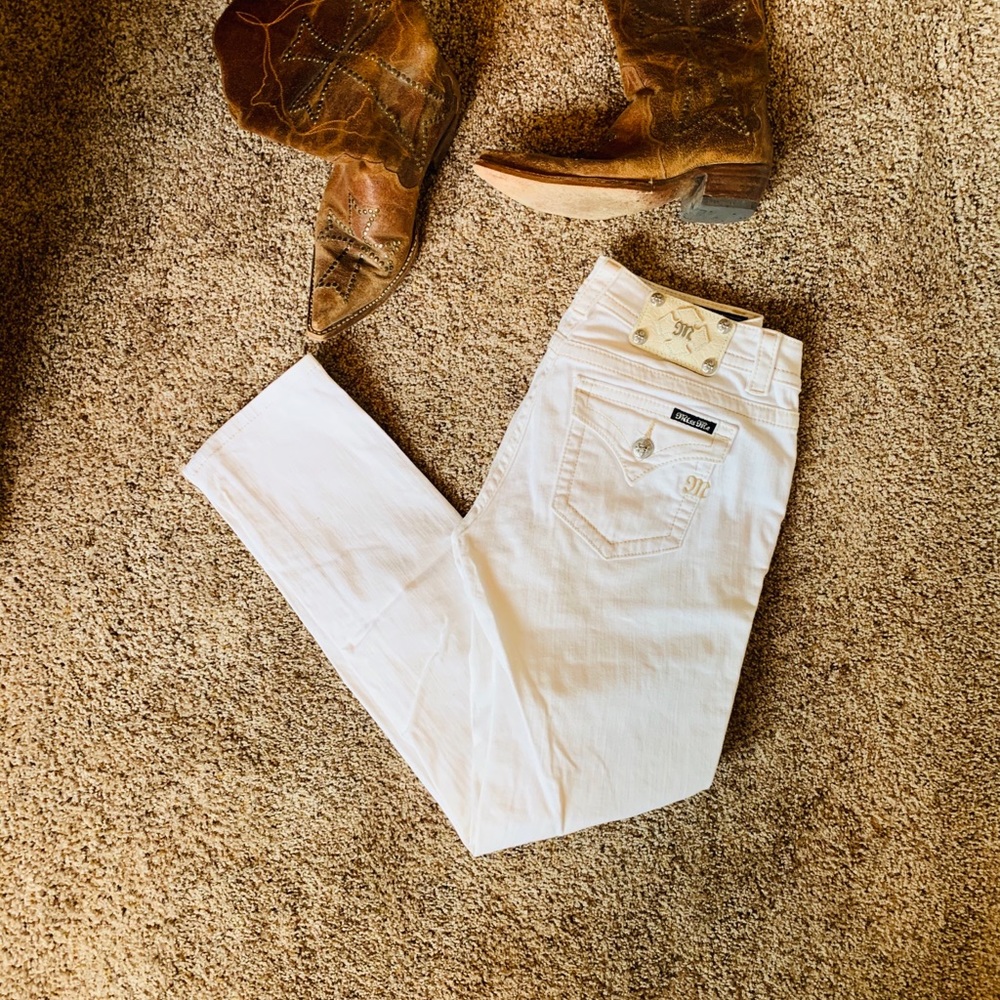Miss Me skinny jeans size 29 white.